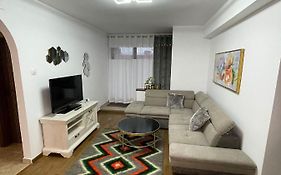 Downtown 2-Bedroom Apartment Alba Iulia